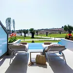 Ammoa Luxury & Hotel