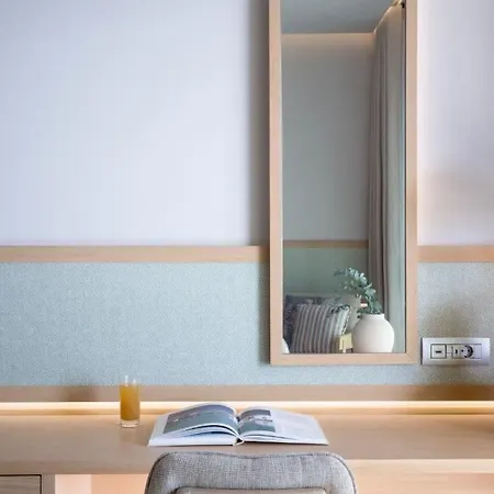 Ammoa Luxury & Hotell